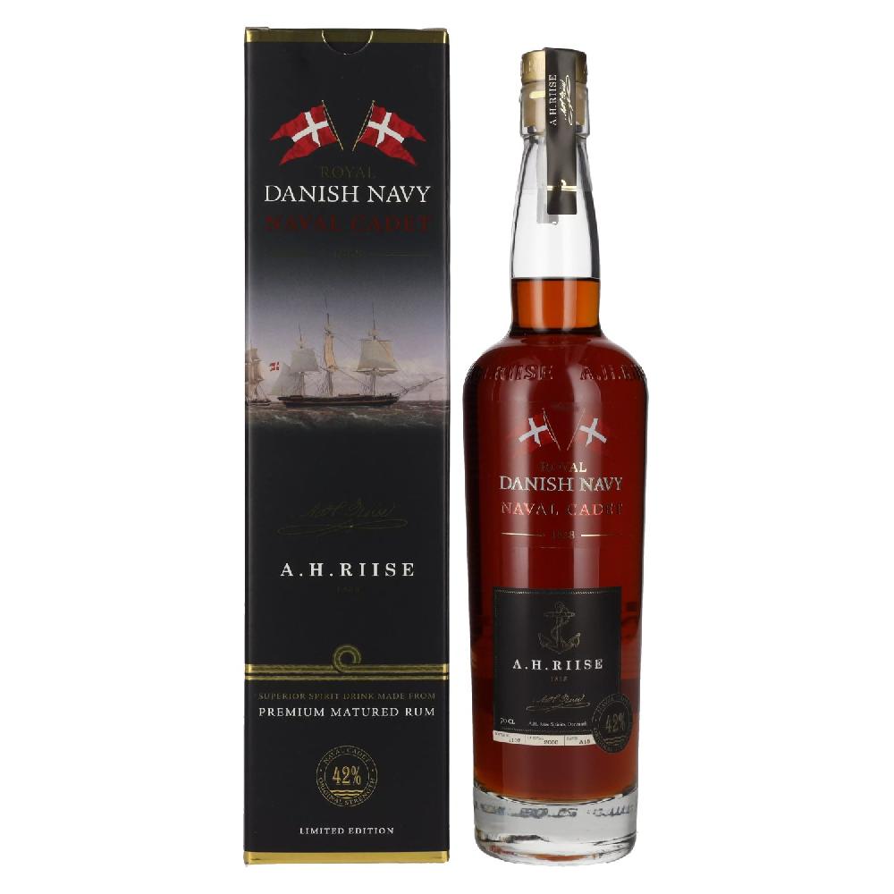 delicando A.H. Riise Royal DANISH NAVY NAVAL CADET Superior Spirit Drink 42% Vol. 0 7l in Geschenkbox